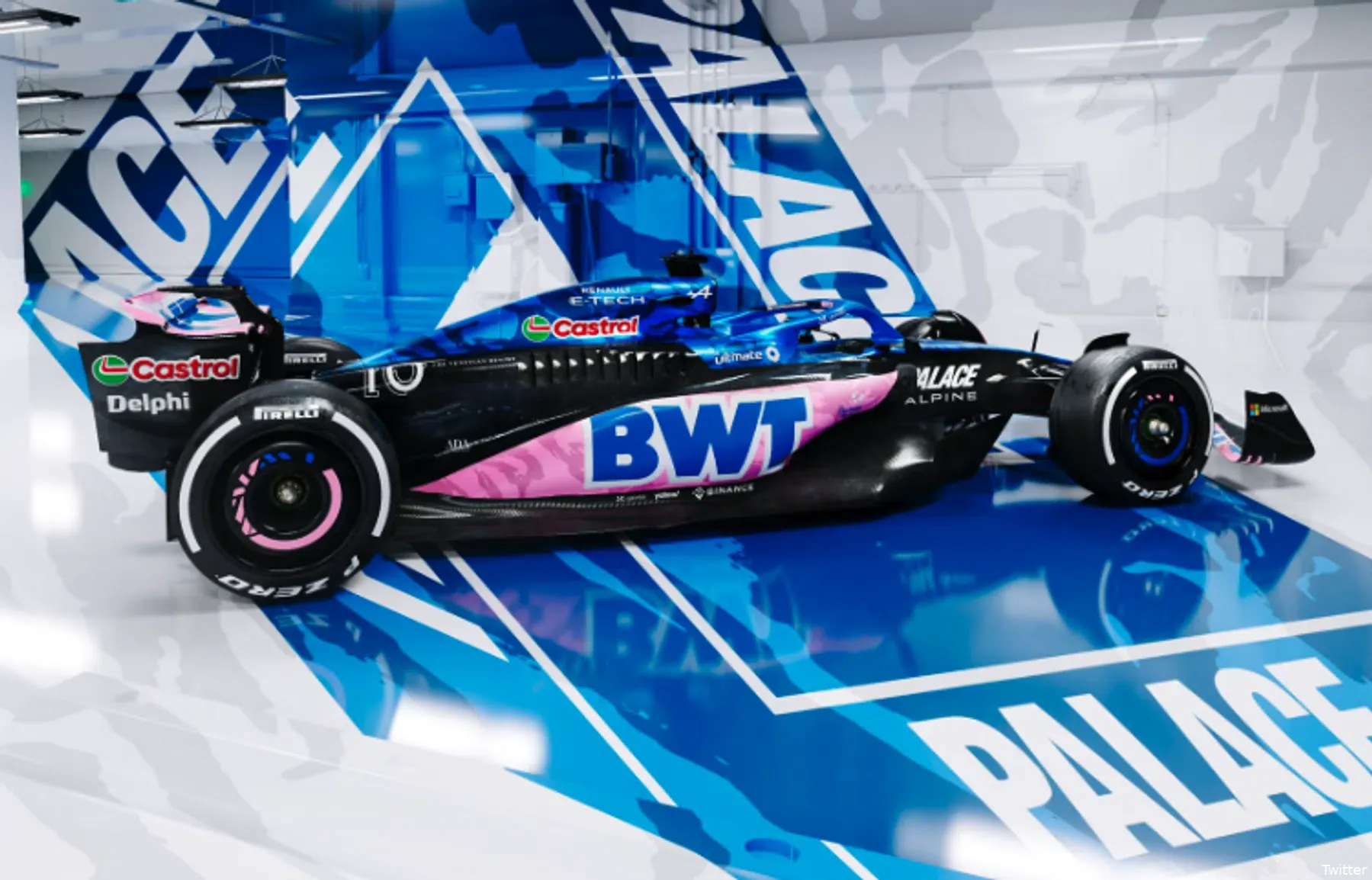 Alpine in partnership with Kappa in Las Vegas: one-off livery